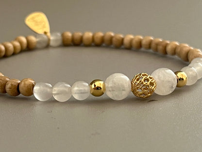 Bracelet Cybèle avec mise au point sur les perles en Pierre de Lune