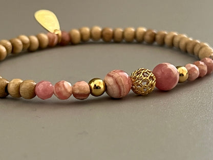 Bracelet Cybèle avec mise au point sur les perles en Rhodochrosite