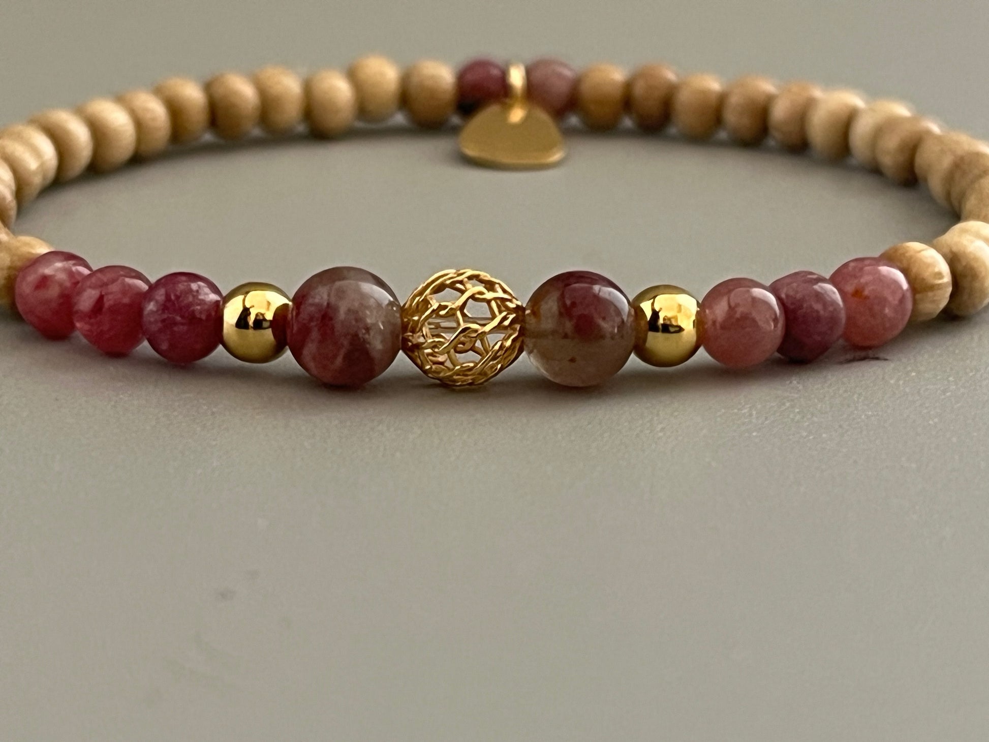 Bracelet Cybèle avec mise au point sur les perles en Tourmaline Rose