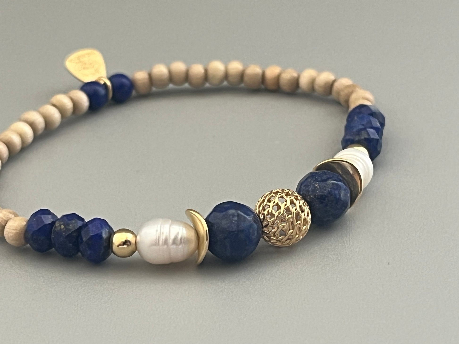 Bracelet Poema en Lapis Lazuli avec mise au point sur les perles