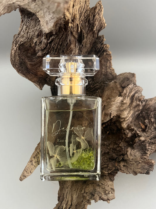 Eau de Parfum Reish sur support en bois