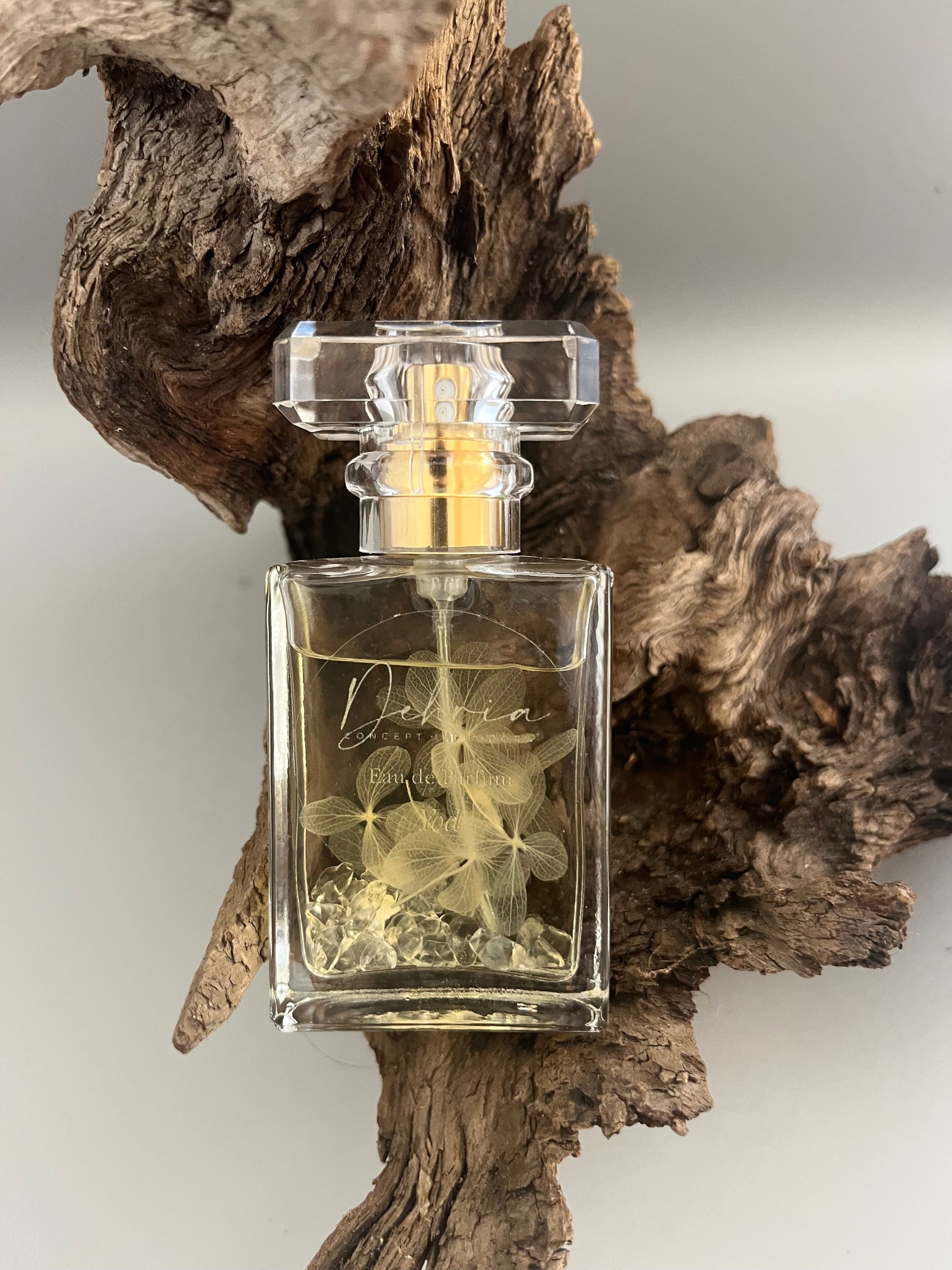 Eau de Parfum Yod sur support en bois