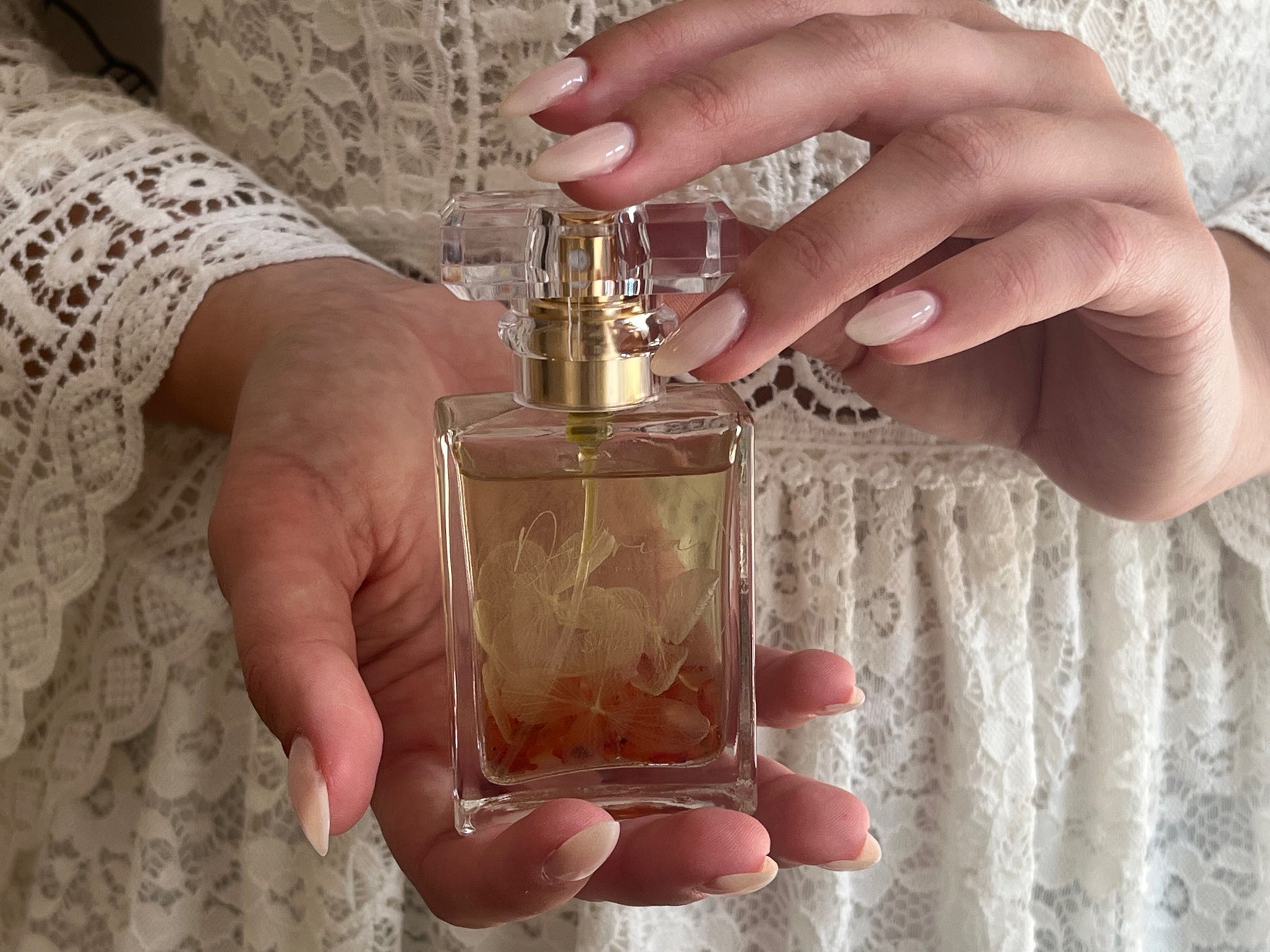 Eau de Parfum Shin présenté par l'égérie