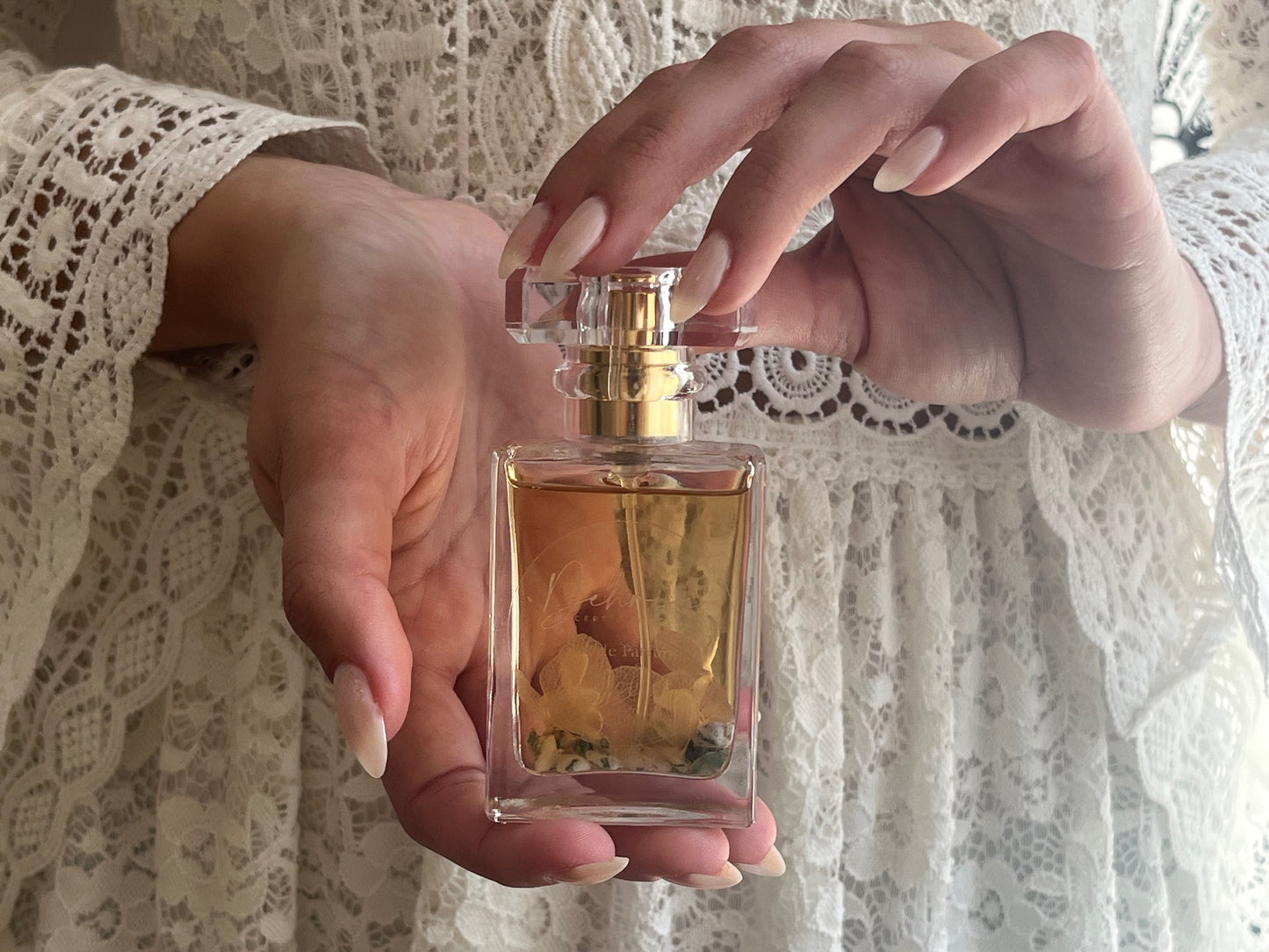 Eau de Parfum Vav présenté par l'égérie